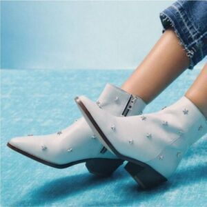 Zadig & Voltaire Tyler Vintage Star Studded Ankle Boots in white leather 39/8